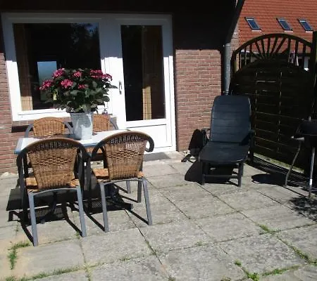 Strandkorb-wohnung-nr-8 *